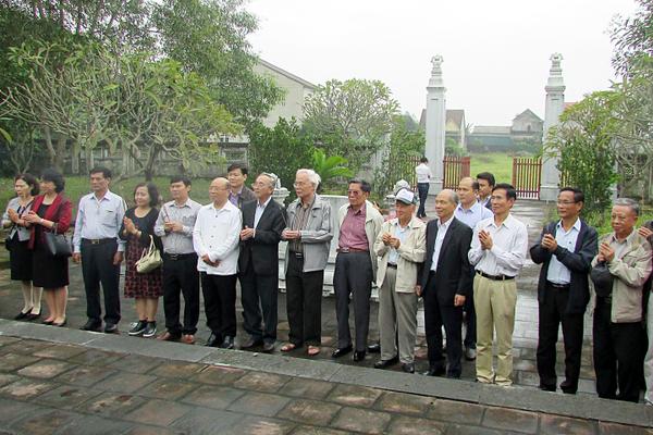 Đoàn nguyên cán bộ Văn phòng Chính phủ, lãnh đạo UBND, Văn phòng UBND các tỉnh, thành phố phía bắc tham quan Nghi Xuân