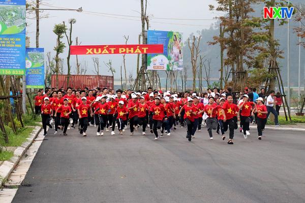 Hơn 500 người chạy Olympic vì sức khỏe toàn dân ở thị trấn Xuân An