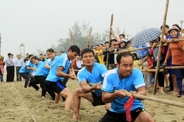 Sôi nổi các hoạt động chào mừng Khai trương mùa du lịch biển Nghi Xuân