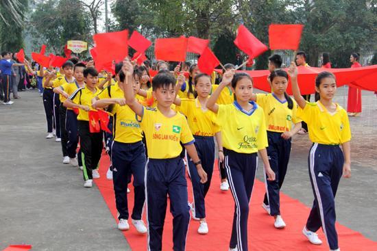 Nghi Xuân khai mạc Hội khỏe Phù Đổng năm học 2017 - 2018