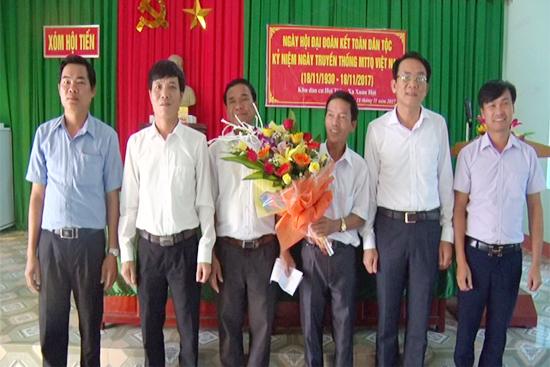 Chủ tịch UBND huyện Nguyễn Hải Nam chung vui ngày đại đoàn kết tại Xuân Hội