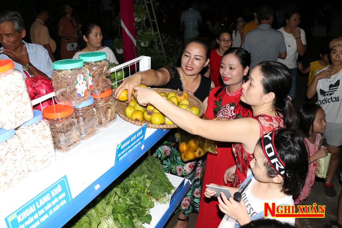 Nghi Xuân khai mạc Hội chợ giới thiệu sản phẩm nông nghiệp, tiểu thủ công nghiệp, làng nghề, văn hóa