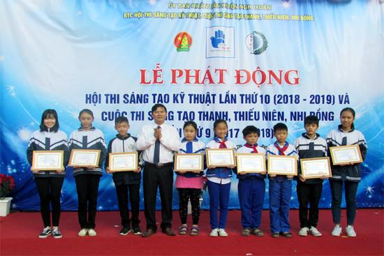 Nghi Xuân trao giải Hội thi sáng tạo kỹ thuật lần thứ 9