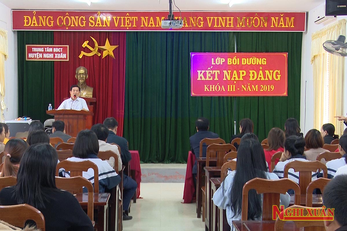 40 thanh niên ưu tú tham gia lớp Bồi dưỡng kết nạp Đảng khóa III năm 2019