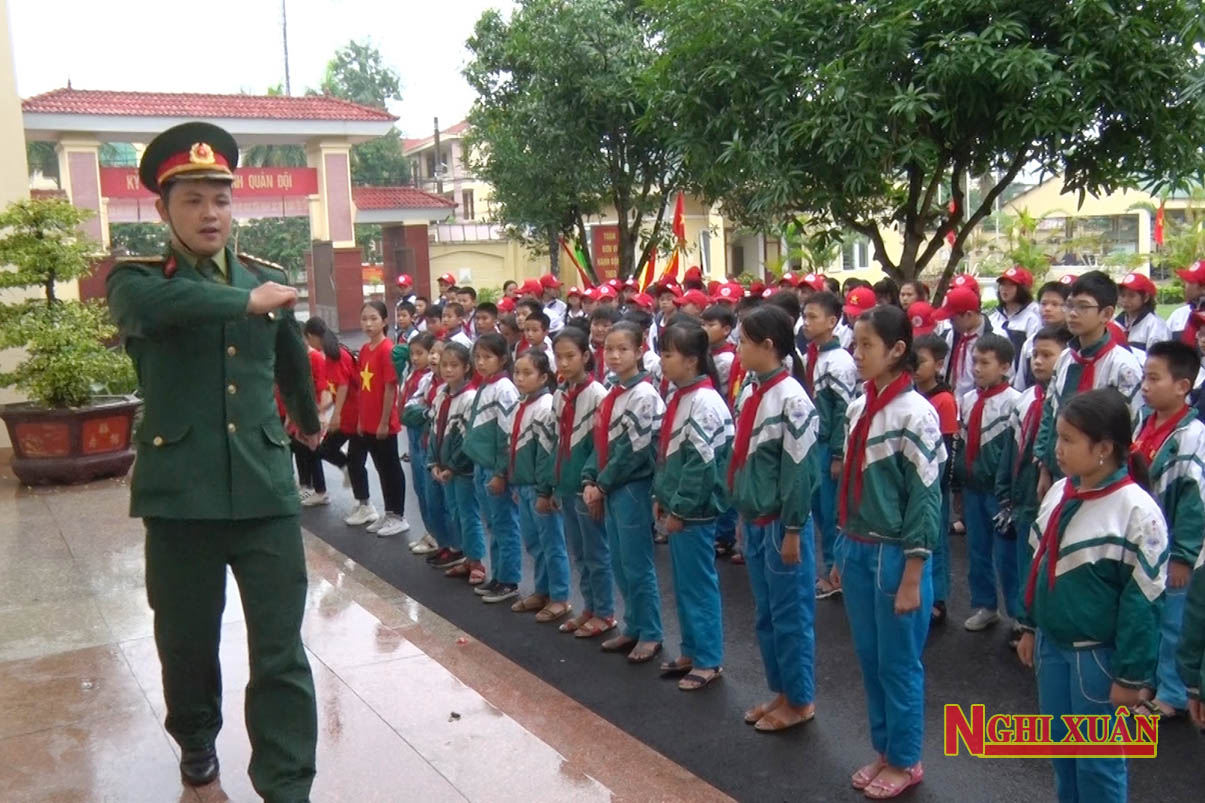 Học sinh Nghi Xuân giao lưu cùng cán bộ, chiến sỹ Ban CHQS huyện