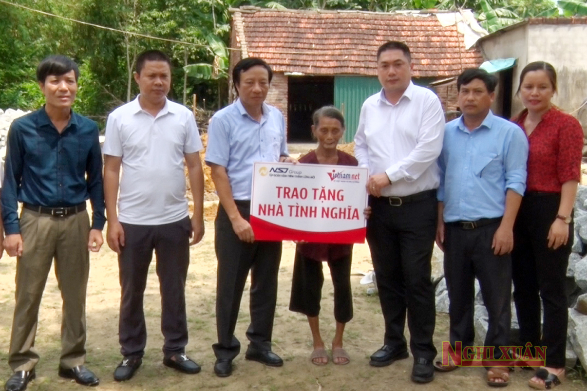 Tập đoàn hành trình thành công mới hỗ trợ hộ nghèo Nghi Xuân xây nhà mới