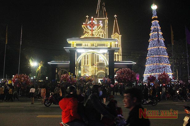 Lung linh sắc màu Noel ở Nghi Xuân