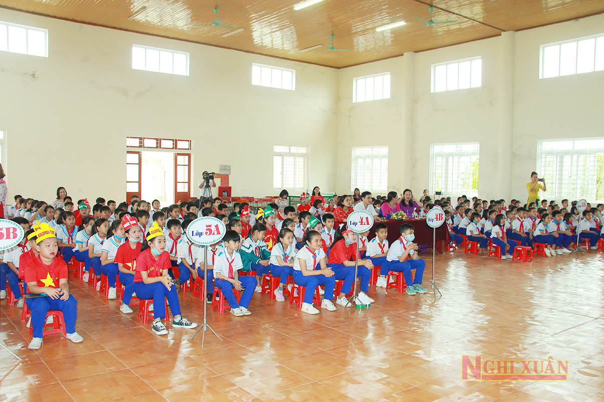 Học sinh Tiểu học Xuân Phổ trải nghiệm "English Festival day"