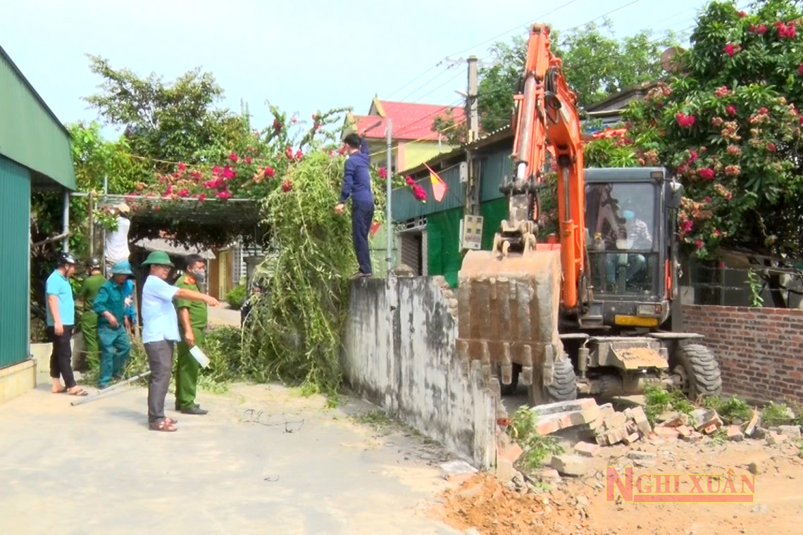 Người dân Xuân Hội hiến trên 700m2 đất để mở đường giao thông