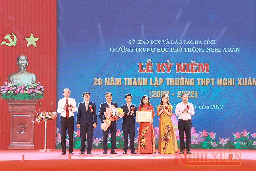 Trường THPT Nghi Xuân kỷ niệm 20 năm thành lập