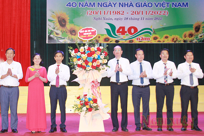 Nghi Xuân kỷ niệm 40 năm Ngày Nhà giáo Việt Nam