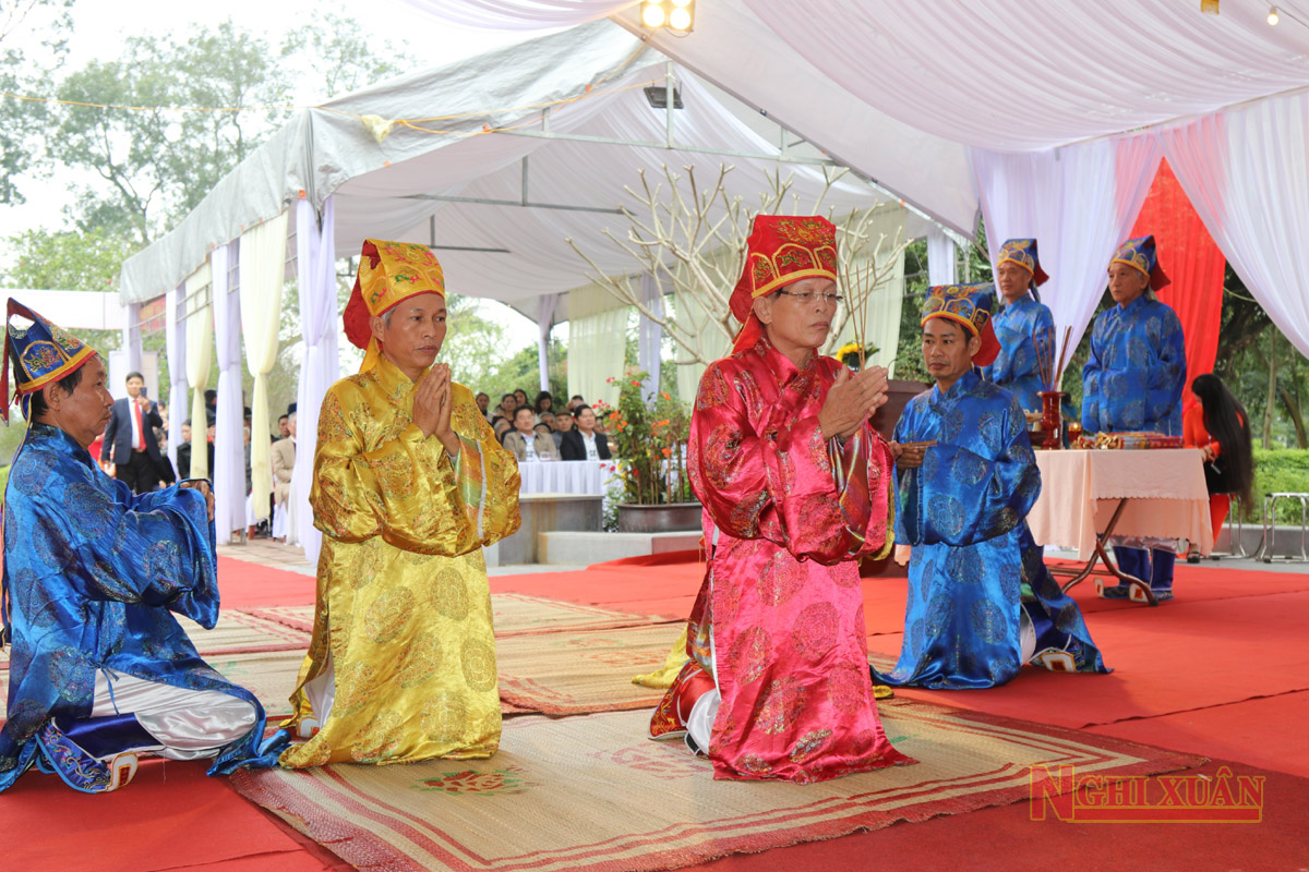 Trang nghiêm lễ tế tổ dòng họ Nguyễn Tiên Điền