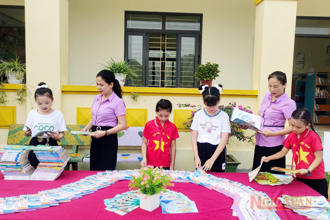 Phụ huynh Tiểu học Xuân Hồng ủng hộ trên 600 đầu sách trong “Ngày hội Sách - Văn hóa đọc năm 2023”