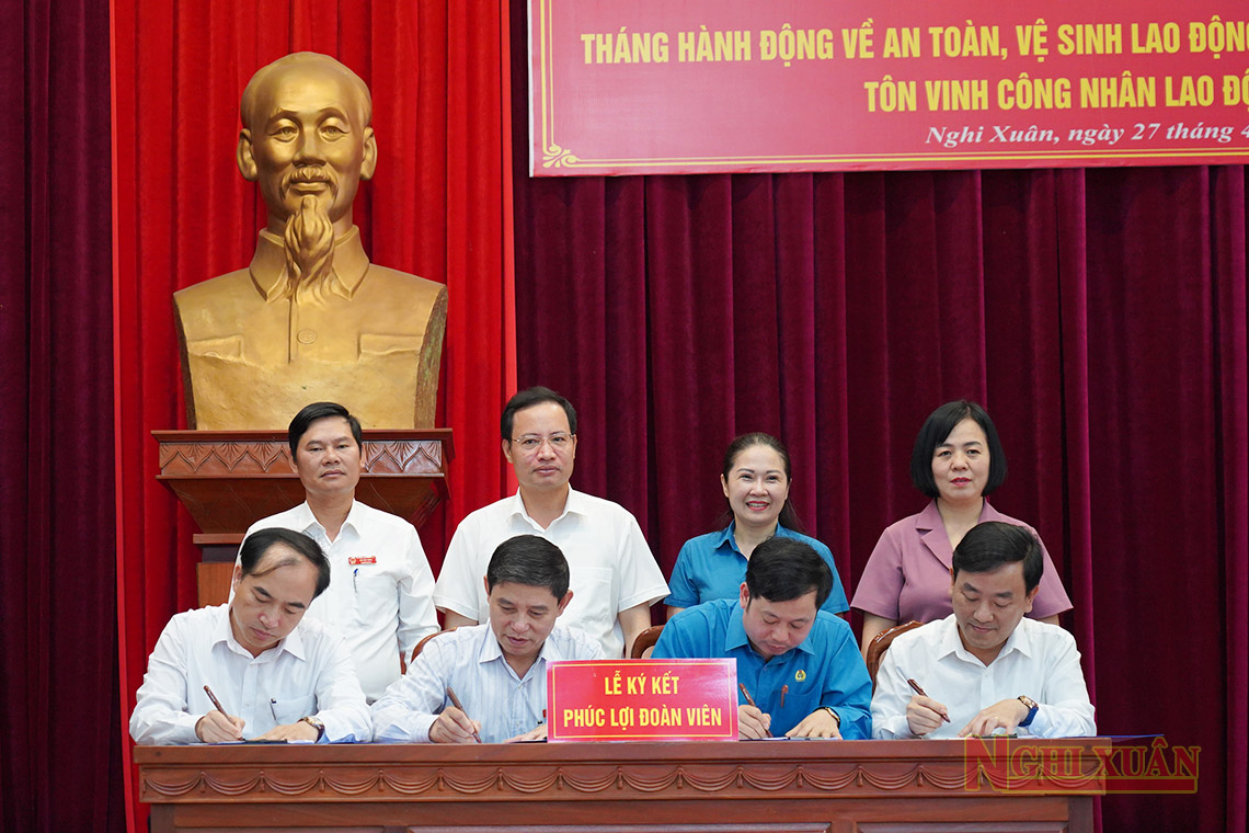 Nghi Xuân phát động “Tháng hành động về an toàn, vệ sinh lao động và Tháng công nhân năm 2023”